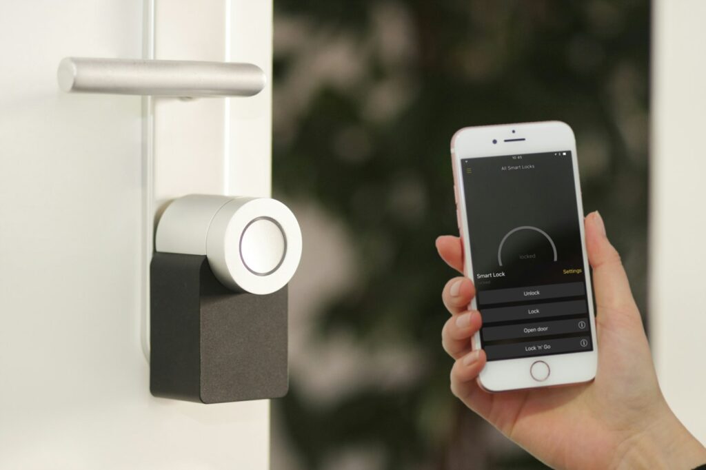 Smart door lock controlled from a smartphone