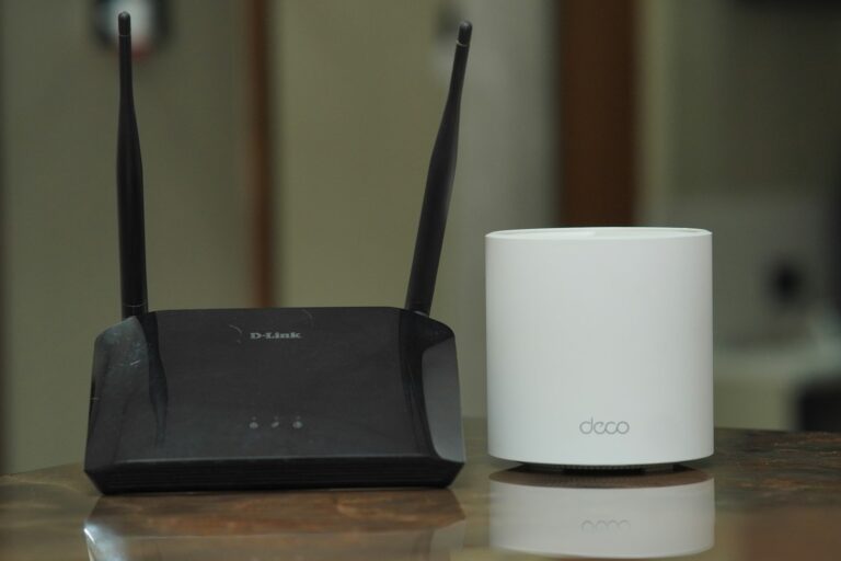 Wi-Fi router and mesh unit for multi-floor coverage